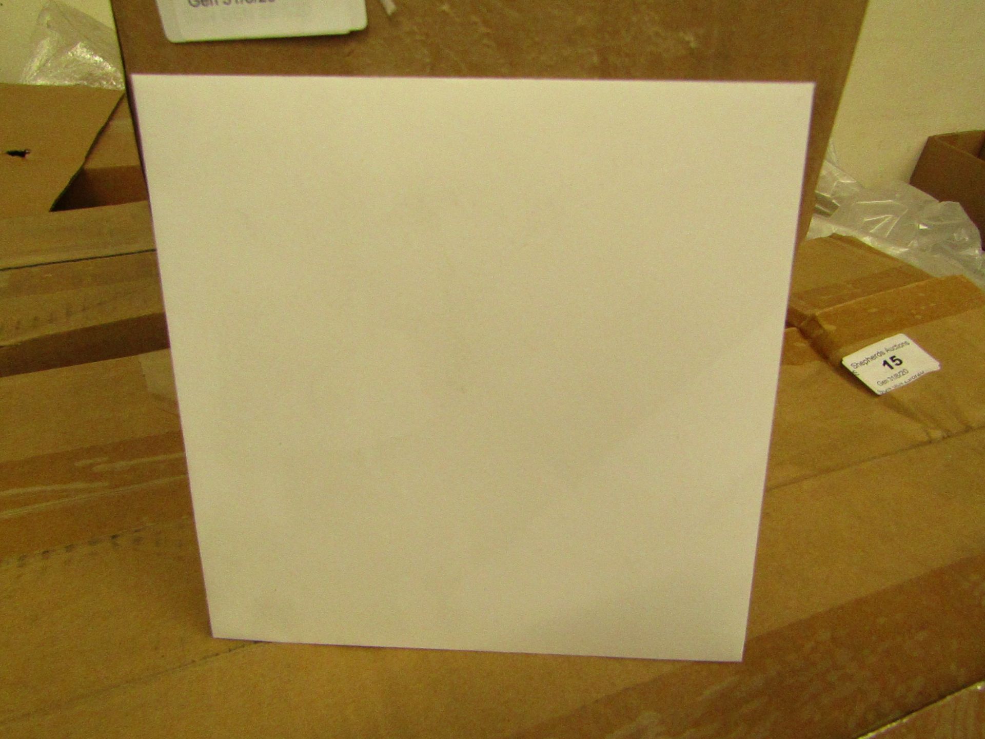 Box of 750 Gummed Bankers Envelopes. 143mm x 143mm. Unused & Boxed (White).