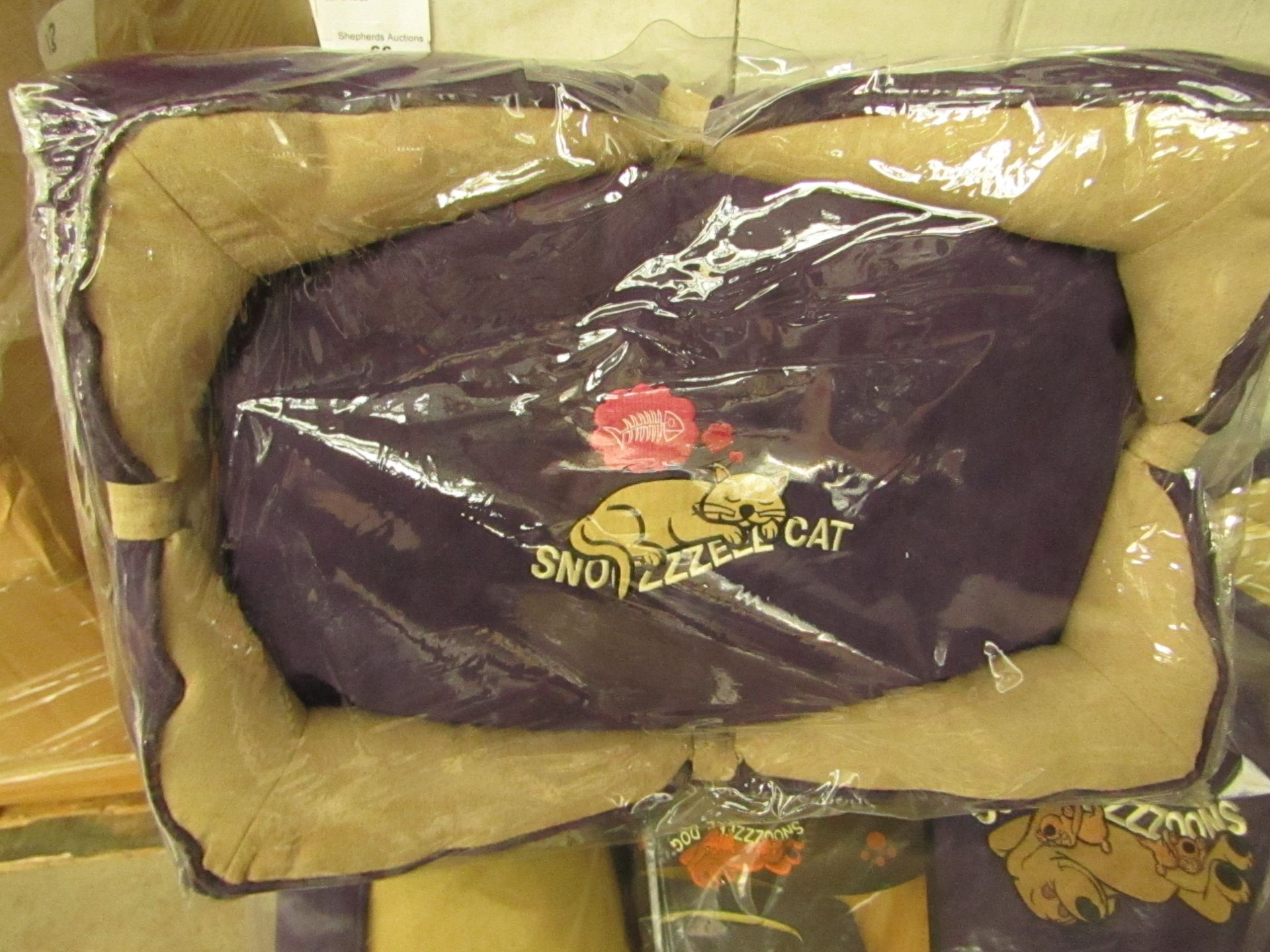 Snoozeeezzzeee Cat Bed. 19" In Purple. New & Packaged