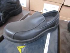 Delta Plus Steel toe cap slip on shoes - Size 3 - New & Boxed.