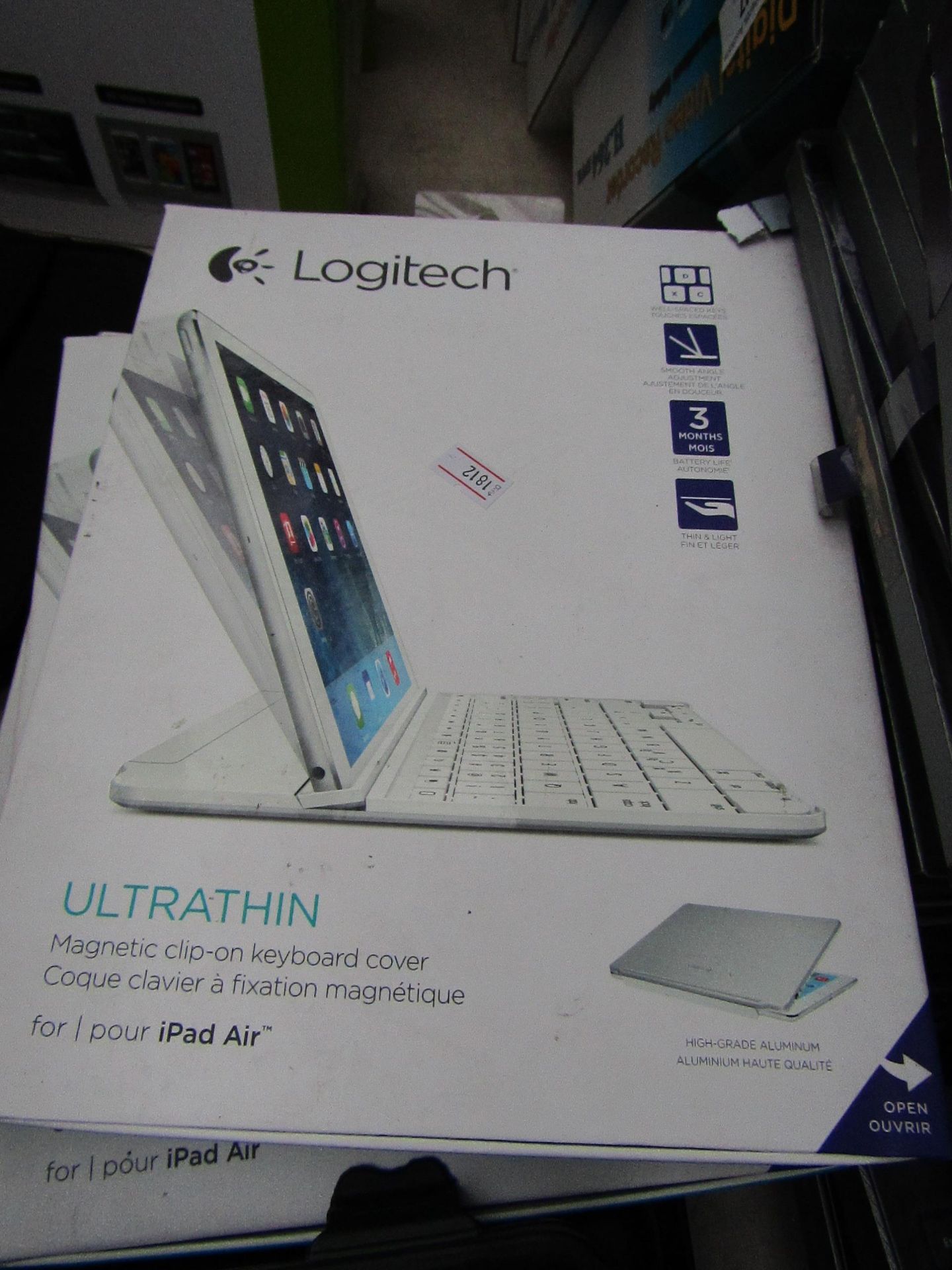 Logitech Iltrathin Magnetic clip on keyboard cover for iPad airs, boxed and unchecked