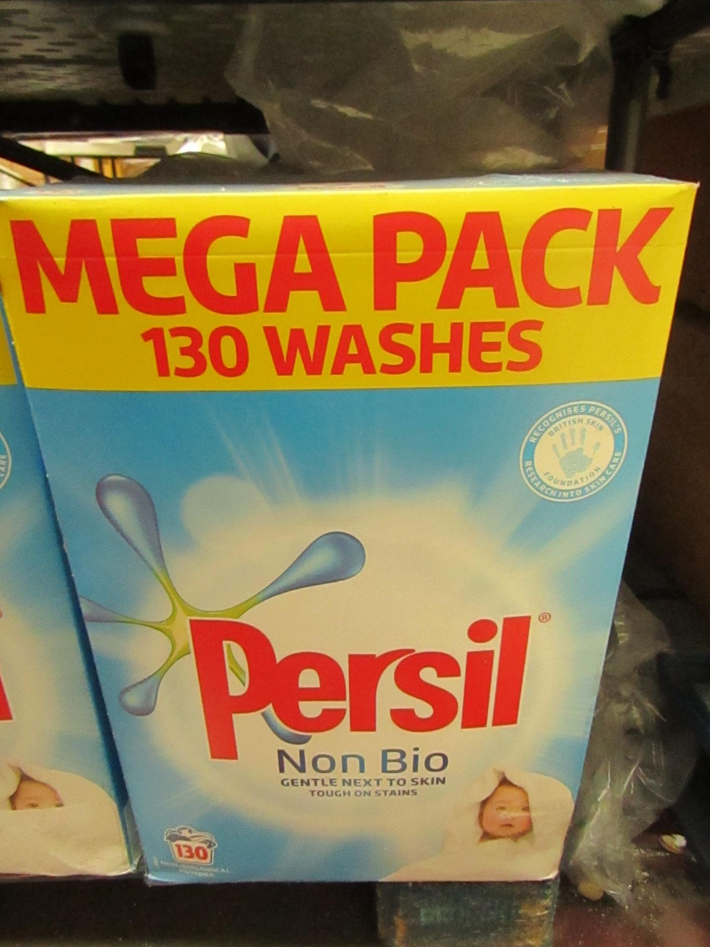 Persil 130 Washes Washing powder. Box has split but has been repauired.