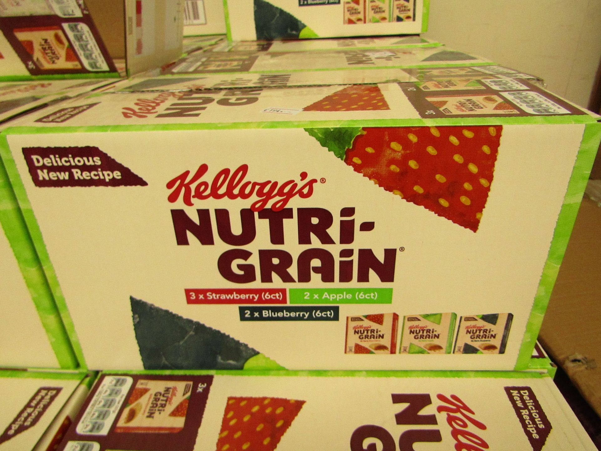 2 Boxes of 42 Kelloggs Nutri grain Bars. BB 08/08/20. Mixed Flavours.