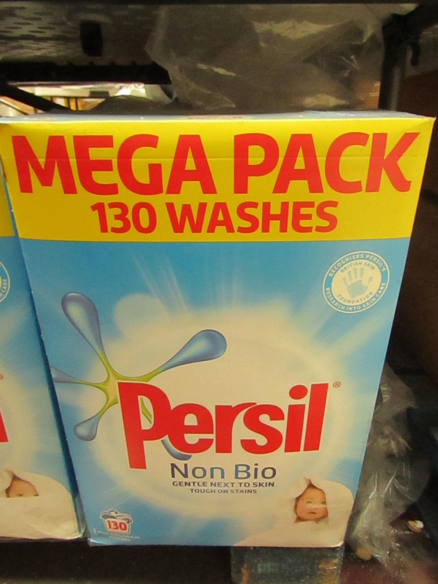 Persil 130 Washes Washing powder. Box has split but has been repauired.