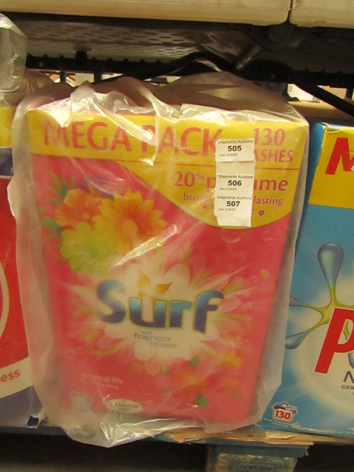 Surf 130 Washes Washing Powder. Box has Split but has been repaired