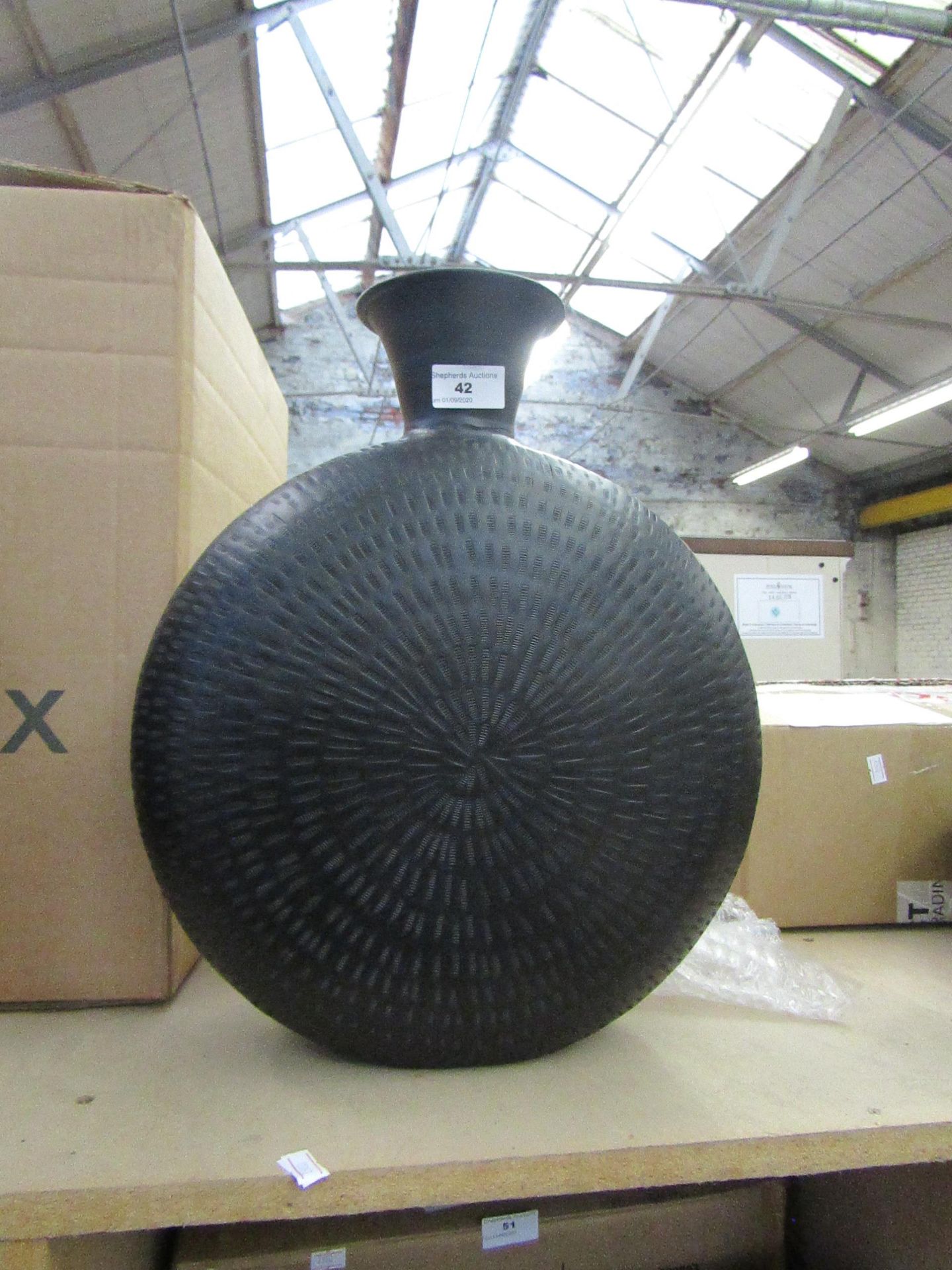 | 1X | COX & COX  ROUND HAMMERED BLACK VASE 41 H  X 34 D  | RRP £95 | LOOK UNUSED, NO GUARANTEE |