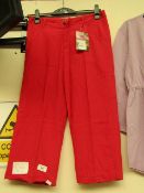 Royal Robbins - Red Cool Mesh Capri Pants - Size 8 - with Tags.