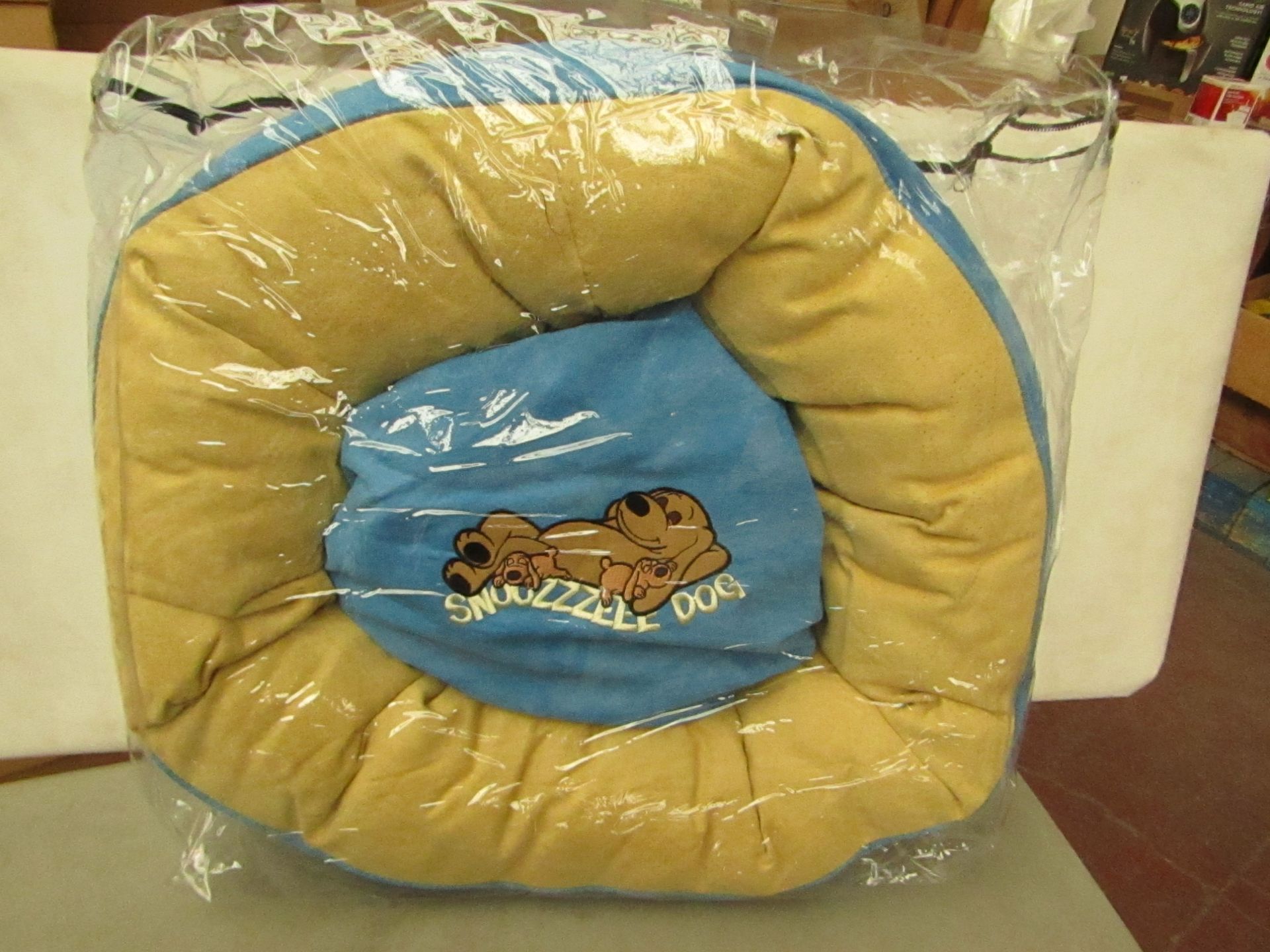 1x Snoozzzeee Dog - Sky Blue Donut Dog Bed (Size 19") - All New & Packaged.