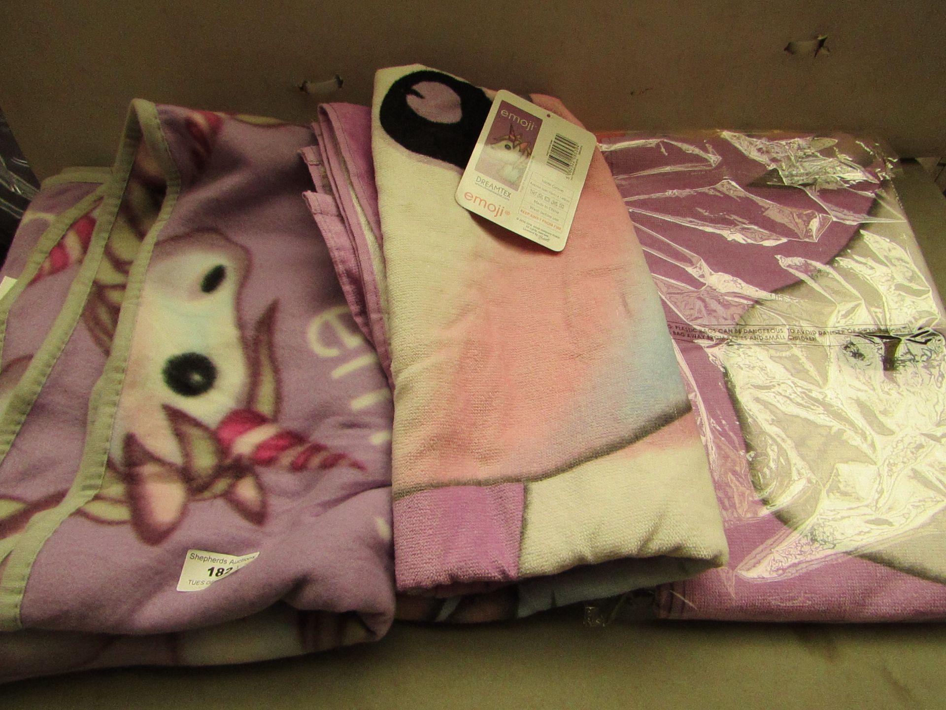 3 x Emoi items Being 2 x Printed Towels & a Throw. All unused