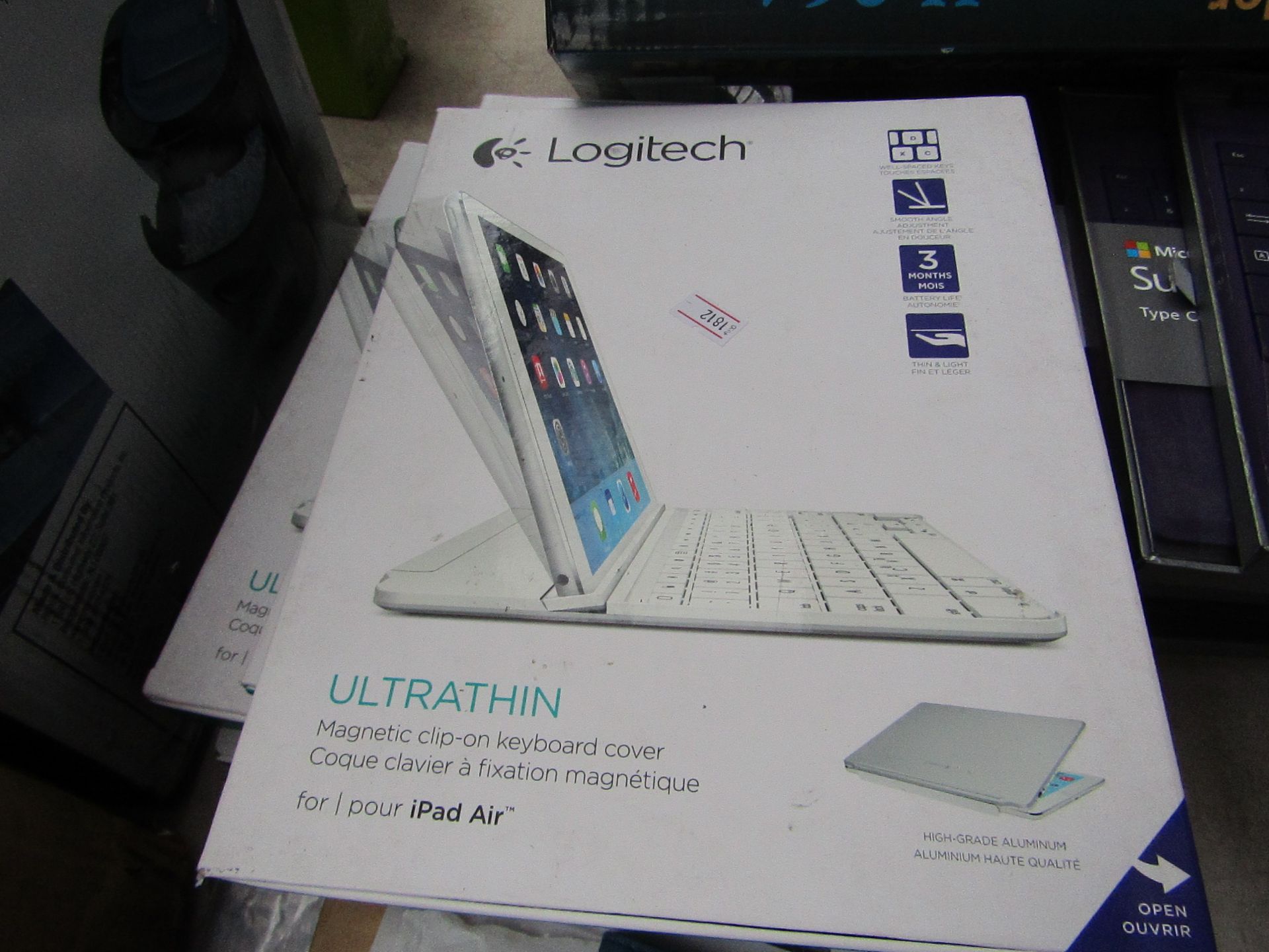 Logitech Iltrathin Magnetic clip on keyboard cover for iPad airs, boxed and unchecked