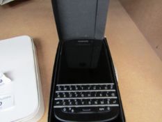 BlackBerry Q10 smartphone, powers on but not all functions tested. RRP £169.00
