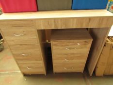 Wooden desk with Drawers & a Set of 3 Drawers.Looks Unused. Ideal for a Kids Bedroom.