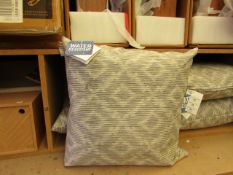 | 1X |COX & COX INDOOR/OUTDOOR GREY CUSHION 50 X 50 CM  RRP £35 | NEW WITH TAG |