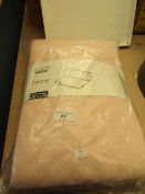 | 1X | COX & COX  PINMK QUILTED THROW 170 X 130 CM  | RRP £65 | LOOK UNUSED (SOME STITCHING COMING