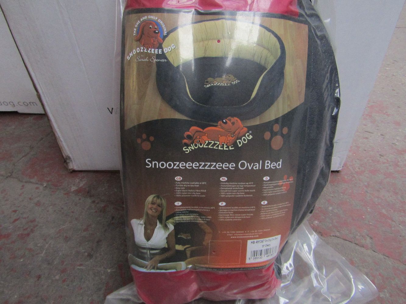 Bulk Lots of Snooozzzee Pet beds, Various sizes and shapes, all new