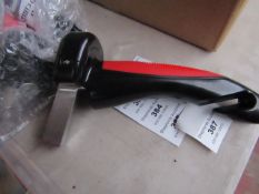 | 1X | BELL AND HOWEL CAR CANE ASSIST TOOL | UNCHECKED AND UNBOXED |