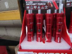 1x Dekton 6 LED ratchet torch with 6 Screw driver Bits in the base - New.