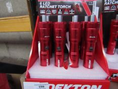 1x Dekton 6 LED ratchet torch with 6 Screw driver Bits in the base - New.