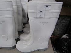 White steel toe cap wellies - Size 3 - New & Packaged.
