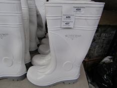 White steel toe cap wellies - Size 5 - New & Packaged.