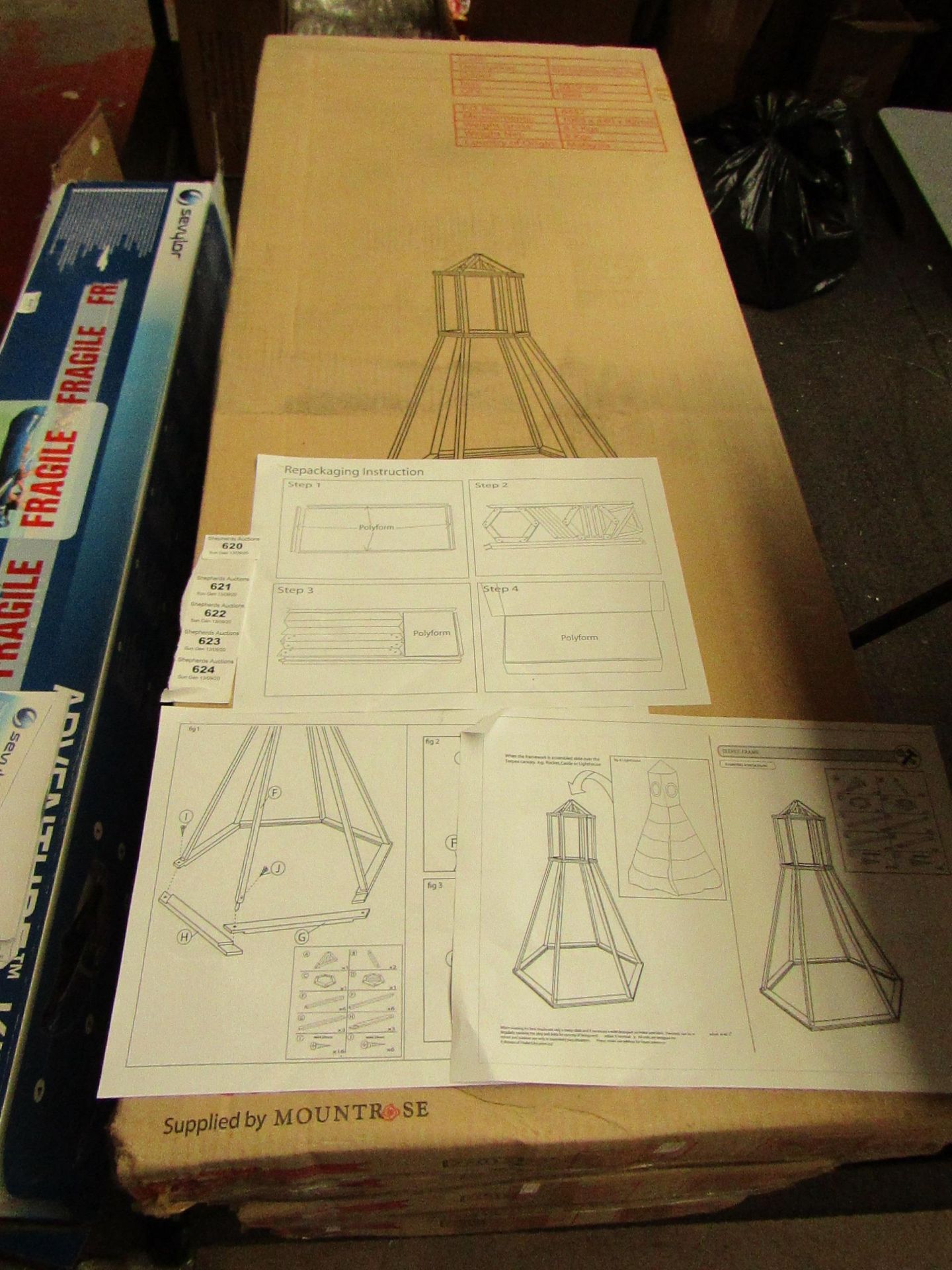 Kids Light House Tee Pee. Unused & Boxed.