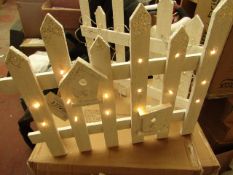 Urban Living Battery Operated Light up Christmas Fence. 92cm Long x 40cm Tall. With 30 LED Lights.