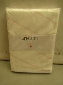 | 1X | SWOON BOOLE PINK KING SIZE DUVET SET THAT INCLUDE DUVET COVER AND 2 MATCHING PILLOW CASES |
