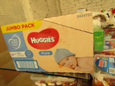 Huggies 10 Packs of 72 Wipes. Outer box is slightly Damaged but products are fine