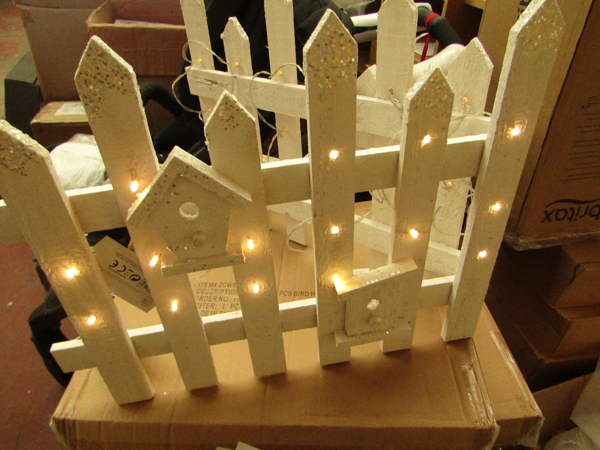 Urban Living Battery Operated Light up Christmas Fence. 92cm Long x 40cm Tall. With 30 LED Lights.