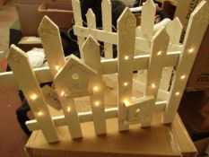 Urban Living Battery Operated Light up Christmas Fence. 92cm Long x 40cm Tall. With 30 LED Lights.