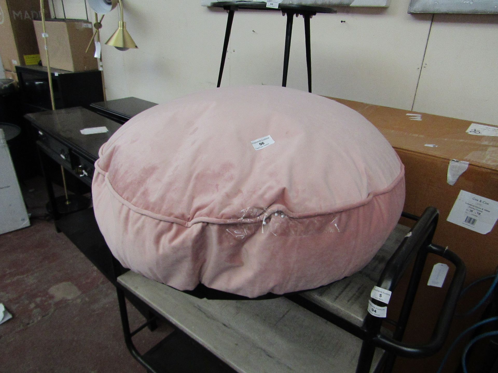 | 1X | COX & COX PINK BEAN BAG CHAIR | HAS A RIP BUT CAN EASILY BE REPAIRED | RRP £195 |