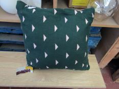 | 1X | SWOON PATTERNED CUSHION | LOOKS UNUSED (NO GUARANTEE) BOXED | RRP £25.00 |