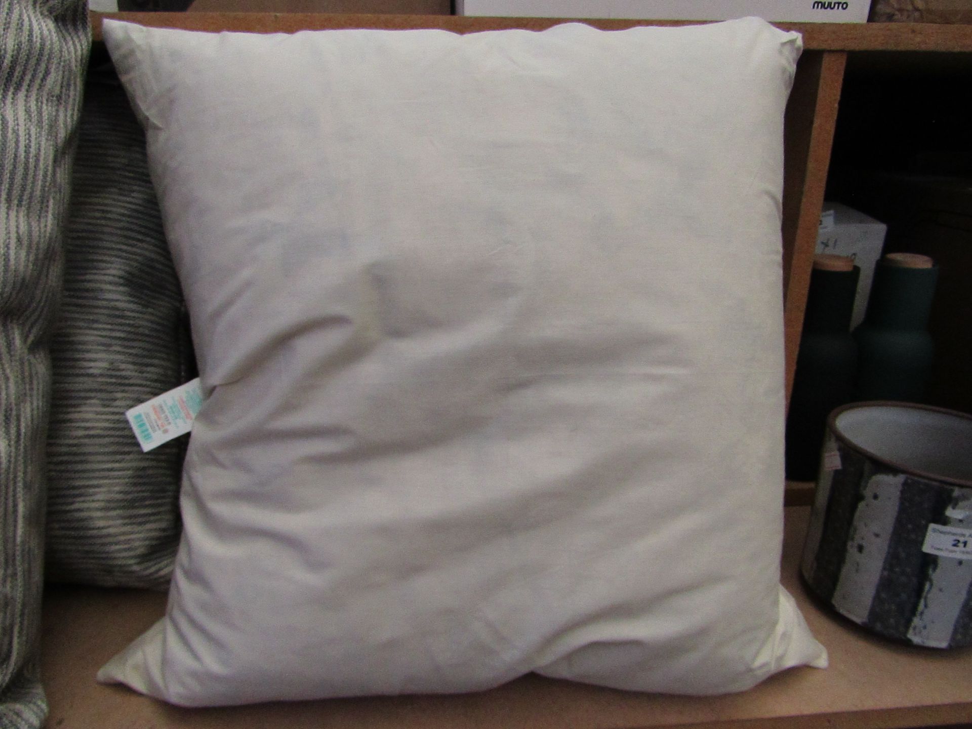 | 1X |COX & COX NATURAL CUSHION 50 X 50 CM  RRP £35 | LOOK UNUSED NO GUARANTEE |