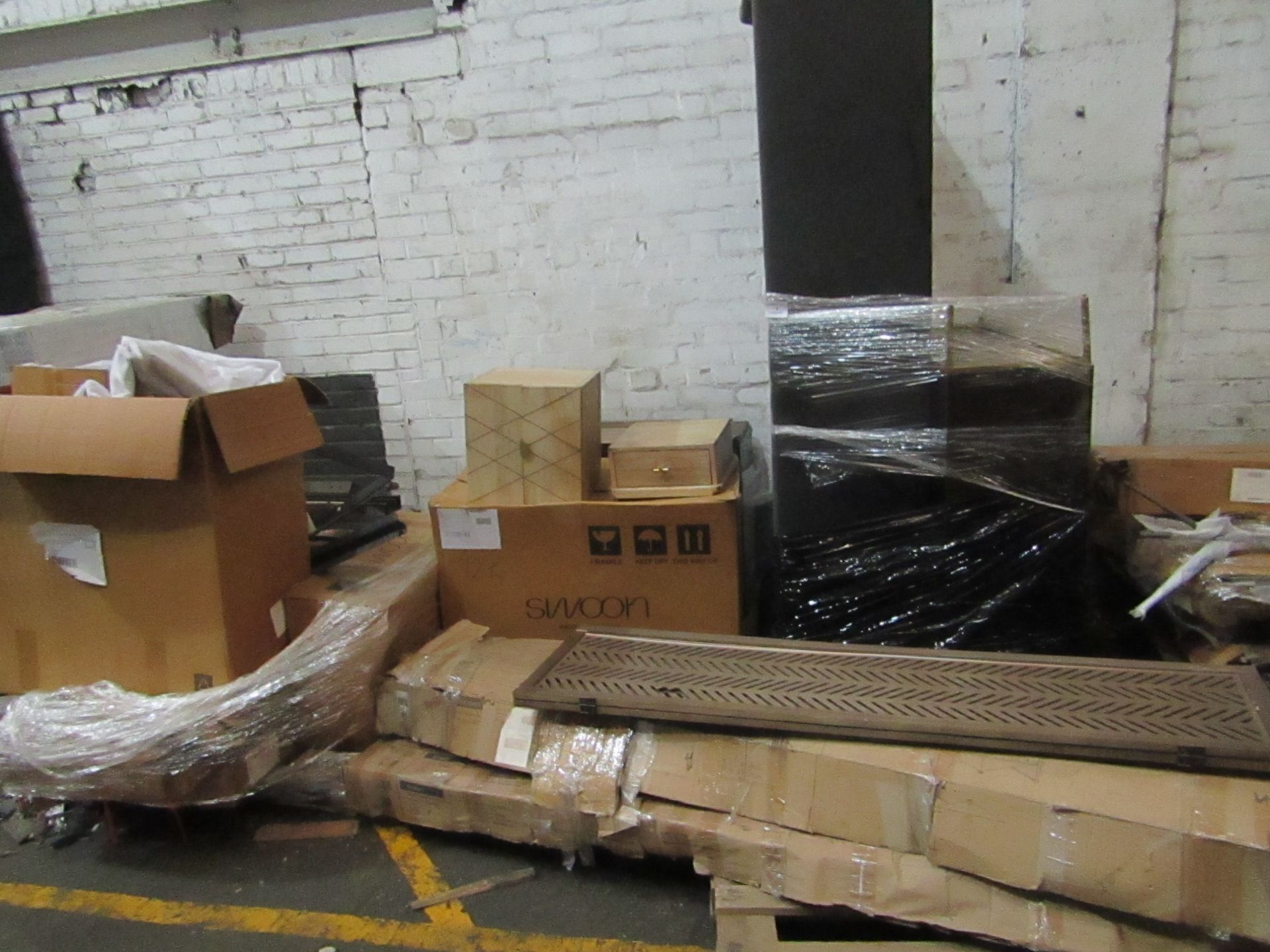 | 4X | PALLET OF SWOON  B.E.R FURNITURE, UNMANIFESTED, WE HAVE NO IDEA WHAT IS ON THESE PALLETS OR