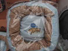 Snoozzzeee 20" Donut Cat Bed in Blue. New & Packaged