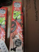 2 x Handlebar heros Smoulder Figures. New & Boxed