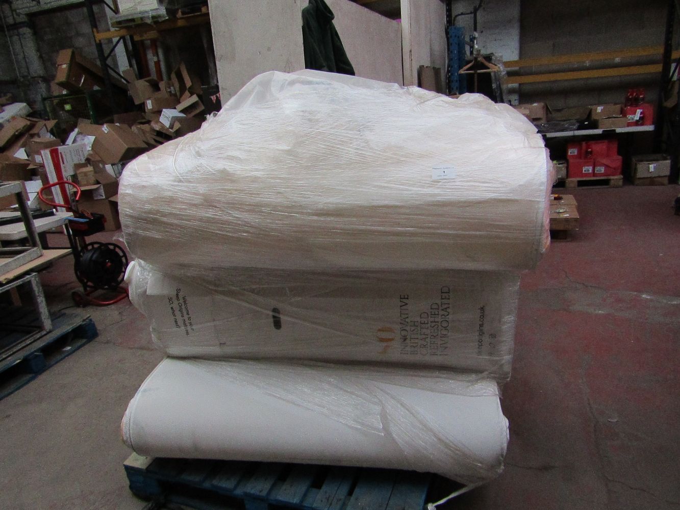 Pallets of raw customer return Yawn Air beds, Verti steamers and mattresses