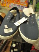 George Size 7 Canvas Shoes. New with Tags