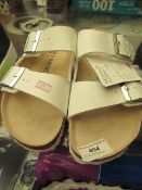 Birkenstock Size 40 Sandals. New with tags