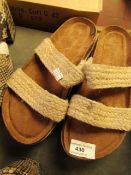 South Beach - Brown Double Strap Sandels - Size 6 - Good Condition.