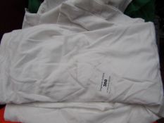 5x Unseek Classic - White Polo Shirts - Size Medium - Good Condition.