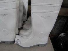 White steel toe cap wellies - Size 3 - New & Packaged.