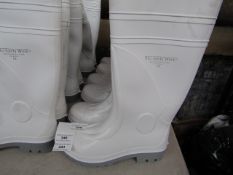 White steel toe cap wellies - Size 3 - New & Packaged.