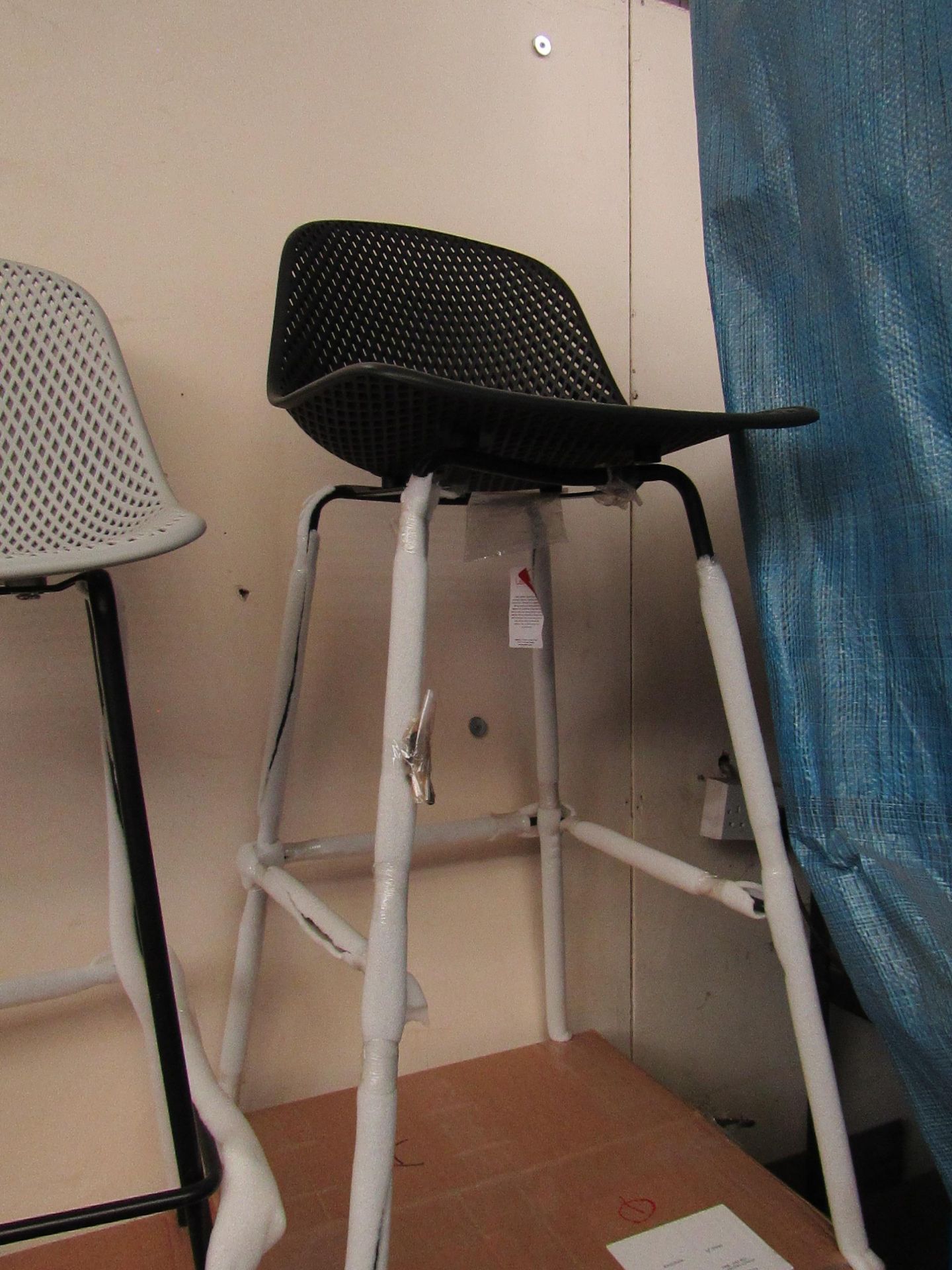 | 1X | COX AND COX BLACK HIGH STOOL | UNCHECKED BUT LOOKS UNUSED WITH BOX | RRP CIRCA £275|