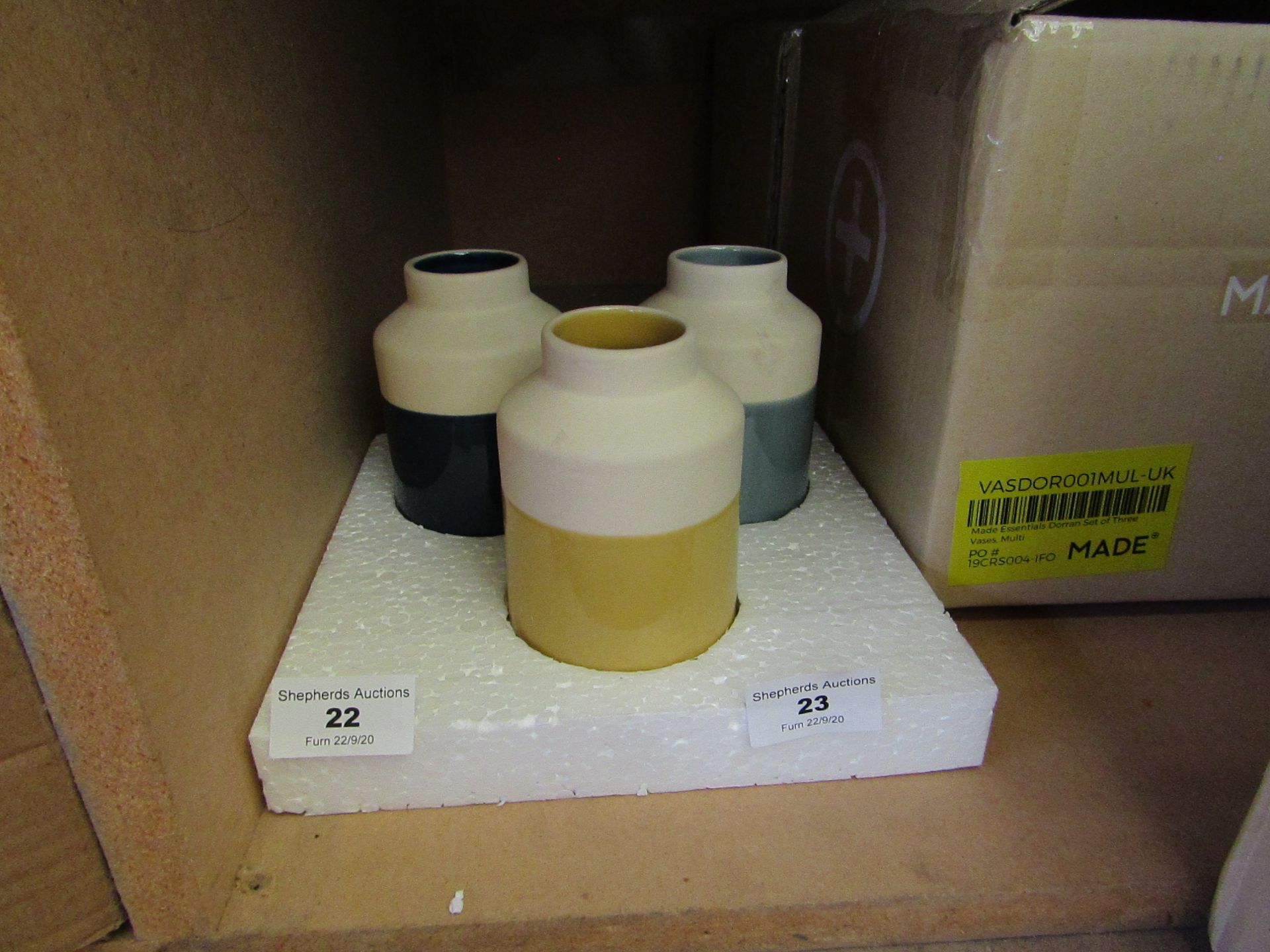 | 1X | MADE.COM SET OF 3 DORRAN SMALL VASES | RRP £19 | BOXED AND UNCHECKED |