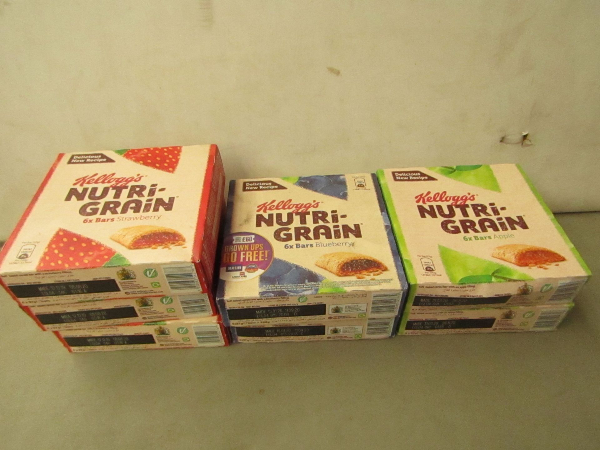 Box of 42 Various Flavours Kelloggs Nutri Grain Bars. BB Dates range from 11/9/20 - 26/11/20