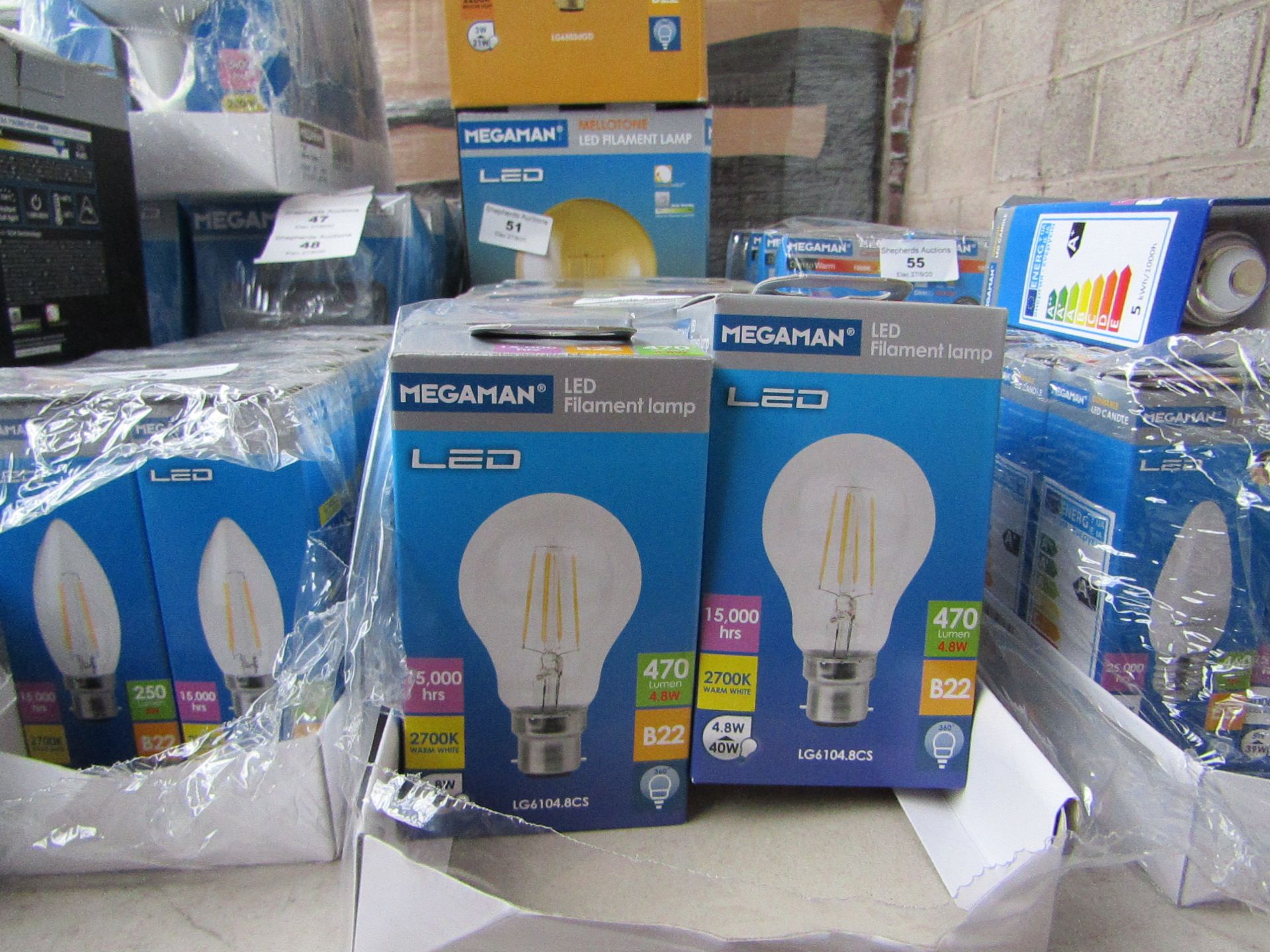 8x Megaman LED Flament bulb, new and boxed. 15,000Hrs / B22 / 470 Lumens