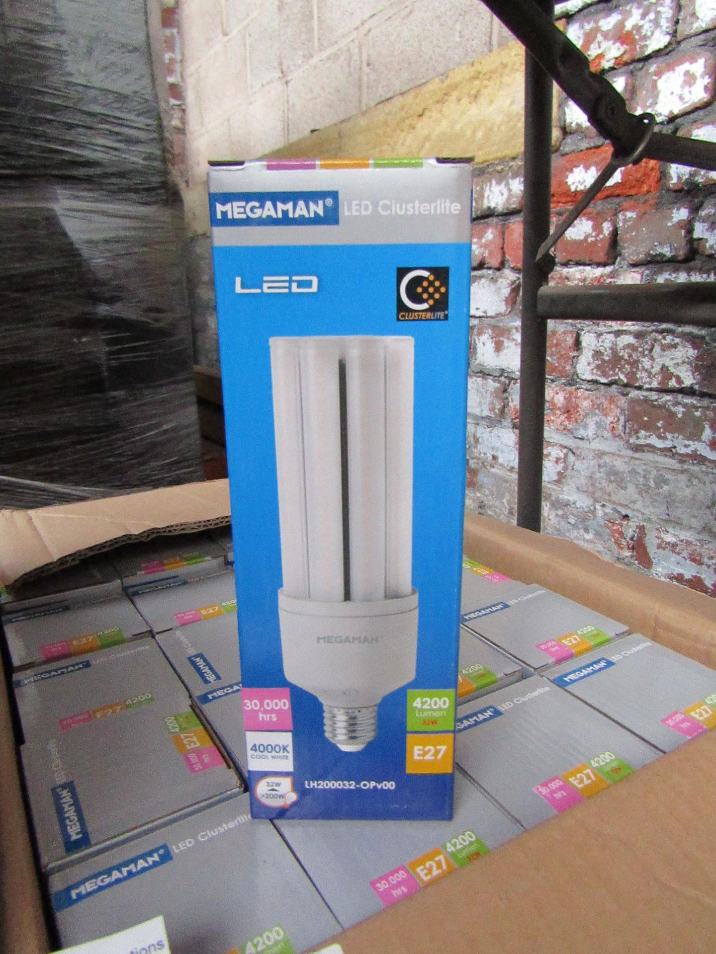 1x Megaman LED Clusterlite bulb, new and boxed. 30,000Hrs / E27 / 4200 Lumens