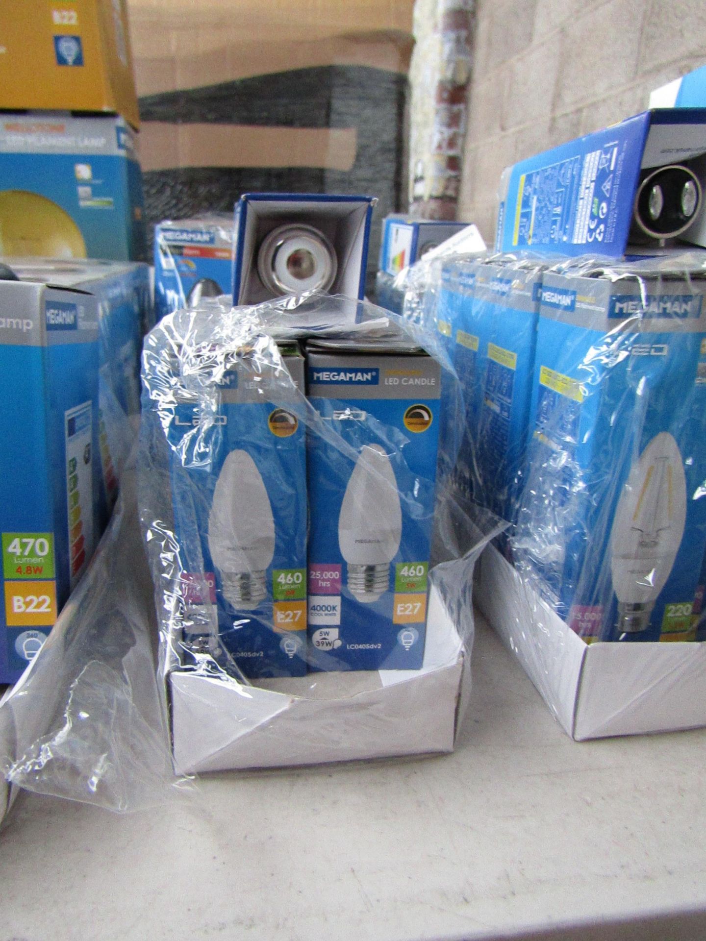 9x Megaman LED dimmable candle bulb, new and boxed. 25,000Hrs / E27 / 460 Lumens