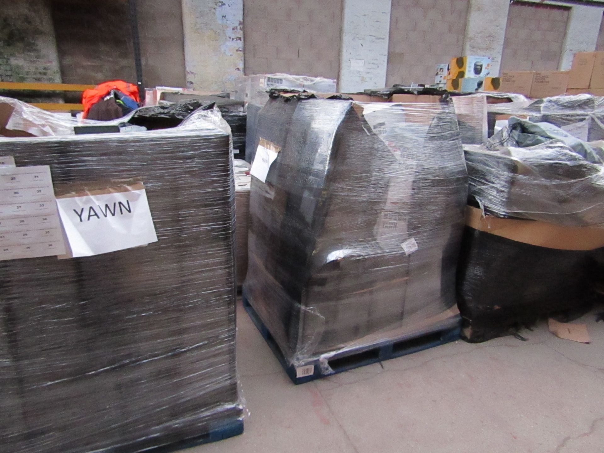 | 1X | PALLET OF APPROX 25-30 VARIOUS SIZED AIR BEDS, ALL RAW CUSTOMER RETURNS PICKED AT RANDOM FROM