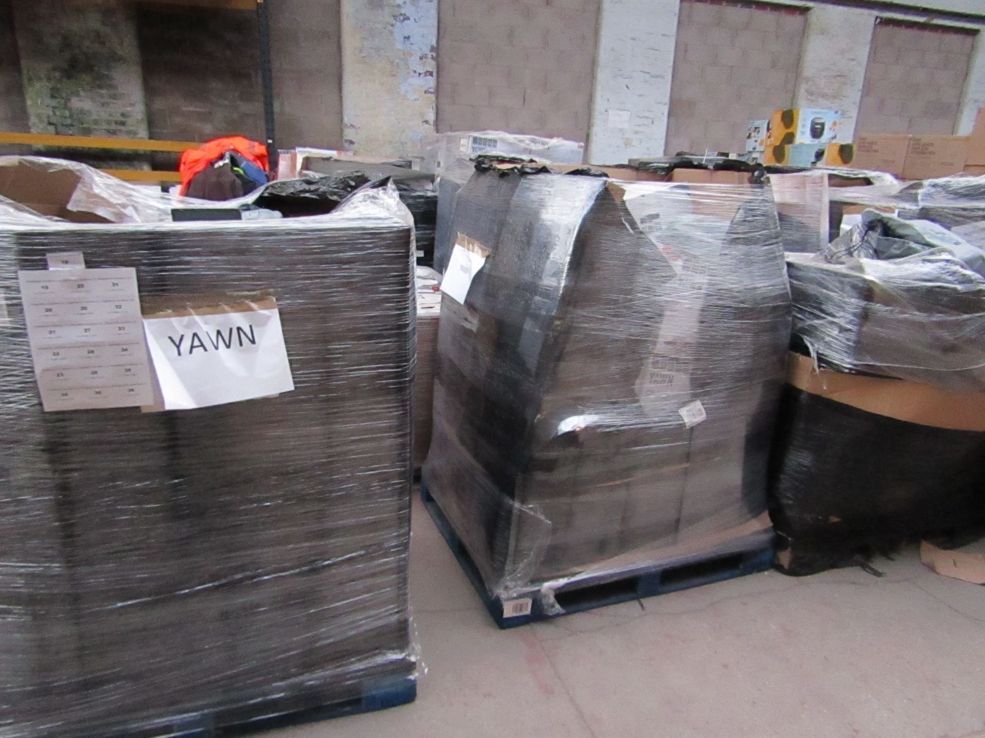 | 1X | PALLET OF APPROX 25-30 VARIOUS SIZED AIR BEDS, ALL RAW CUSTOMER RETURNS PICKED AT RANDOM FROM